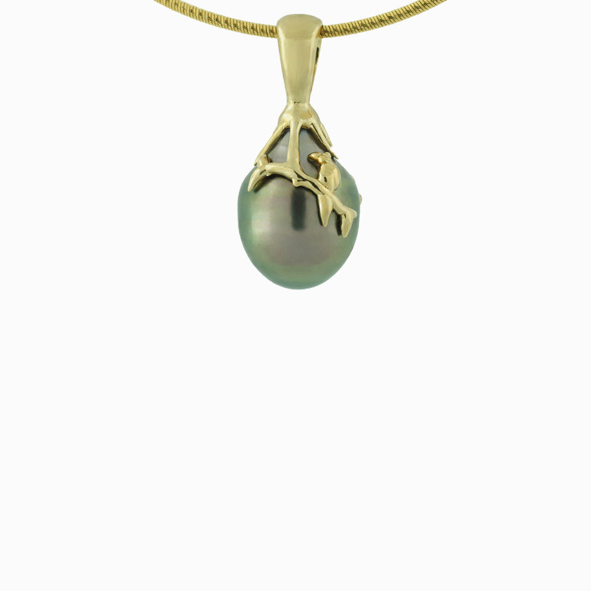 Te Ora pendant in gold plated with a Tahitian cultured pearl