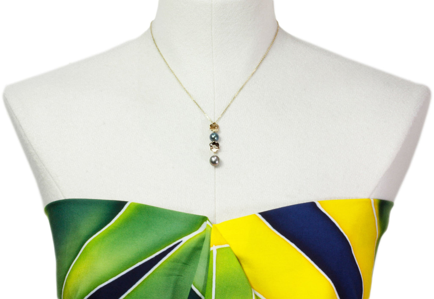 Tahitian pearl pendant in 18k yellow gold with diamonds - Tiare Tahiti