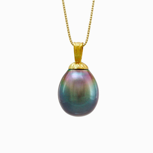 Tahitian pearl pendant in 18k yellow gold - Timeless Elegance