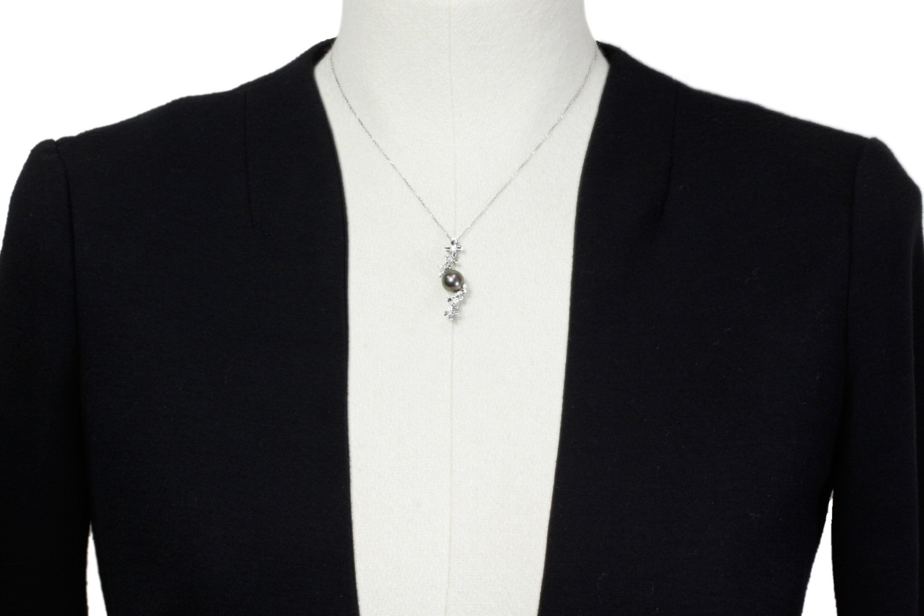 Tahitian pearl pendant in 18k white gold with diamonds - Tiare Tahiti