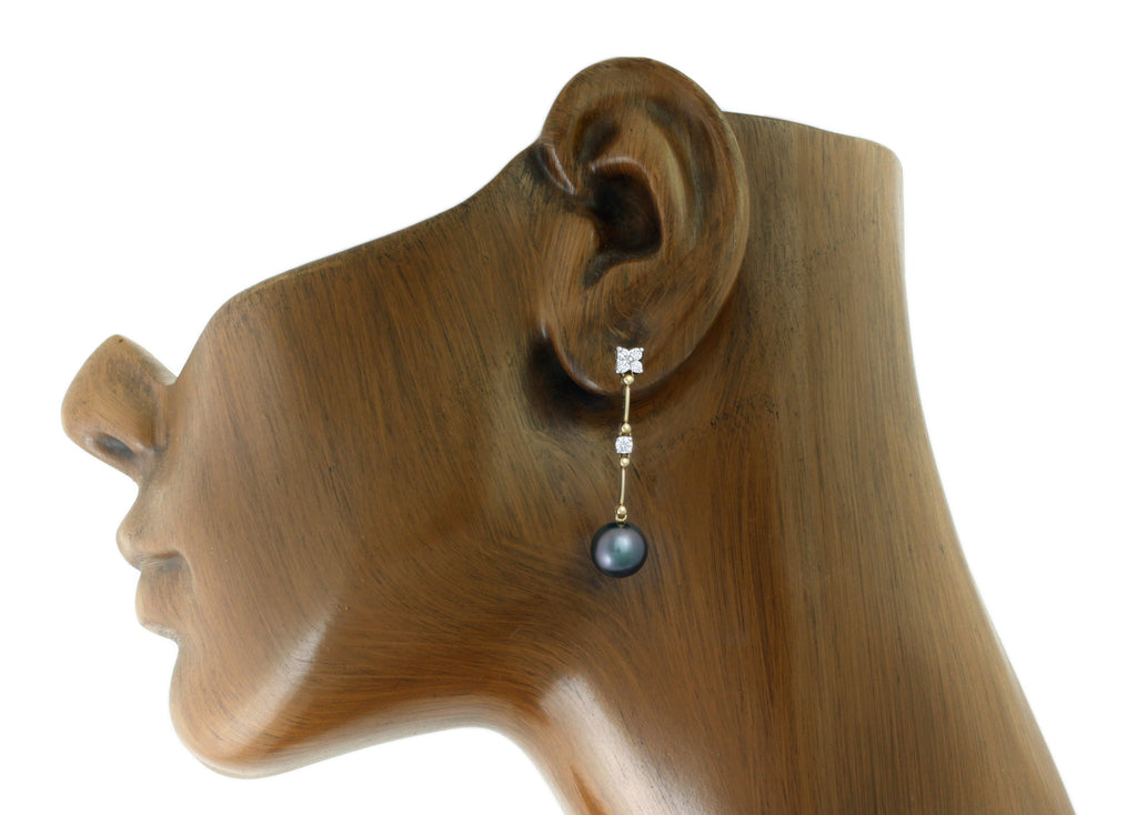 Tahitian pearl earrings in 18k yellow gold and diamonds - Timeless Elegance - EAYDPE00096