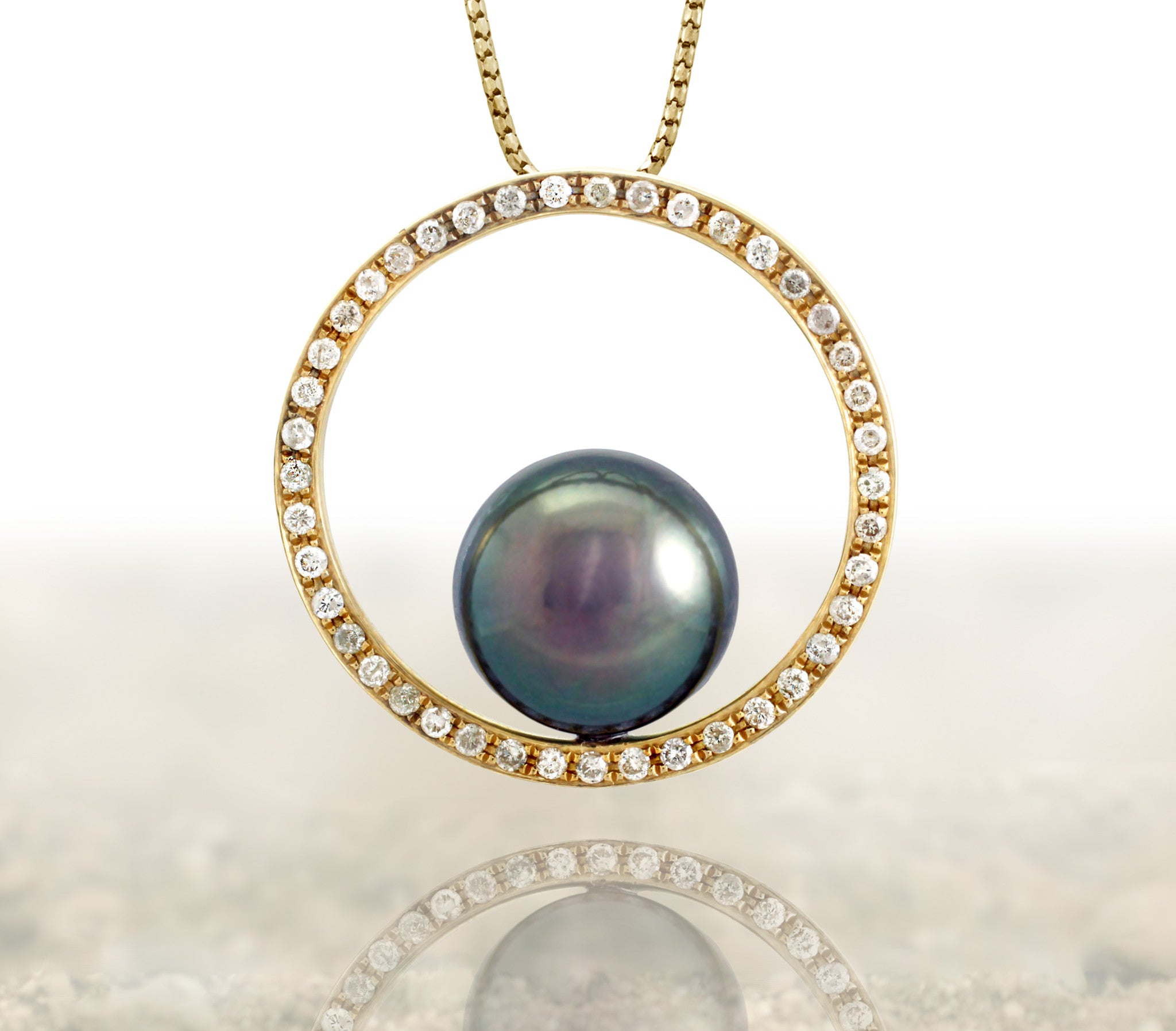 Tahitian pearl pendant - 14k yellow gold - Circle of Life