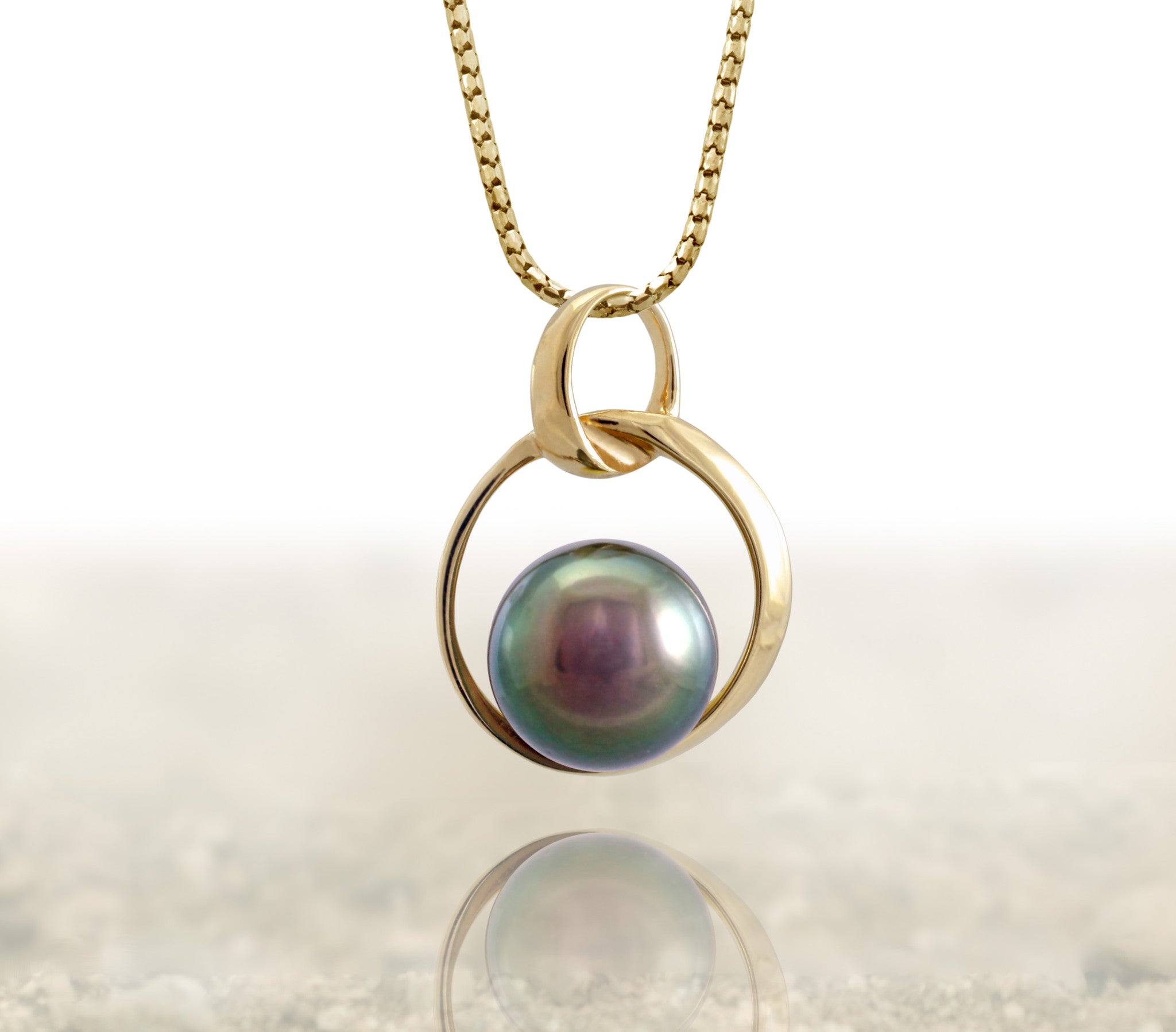 Tahitian pearl pendant 18k yellow gold - Circle of Life