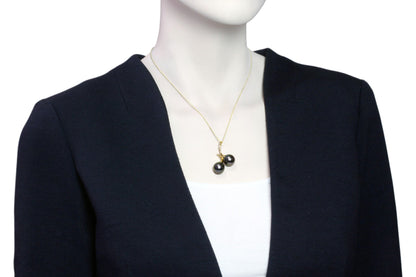 Tahitian pearl pendant in 18k yellow gold - Dewdrops collection.