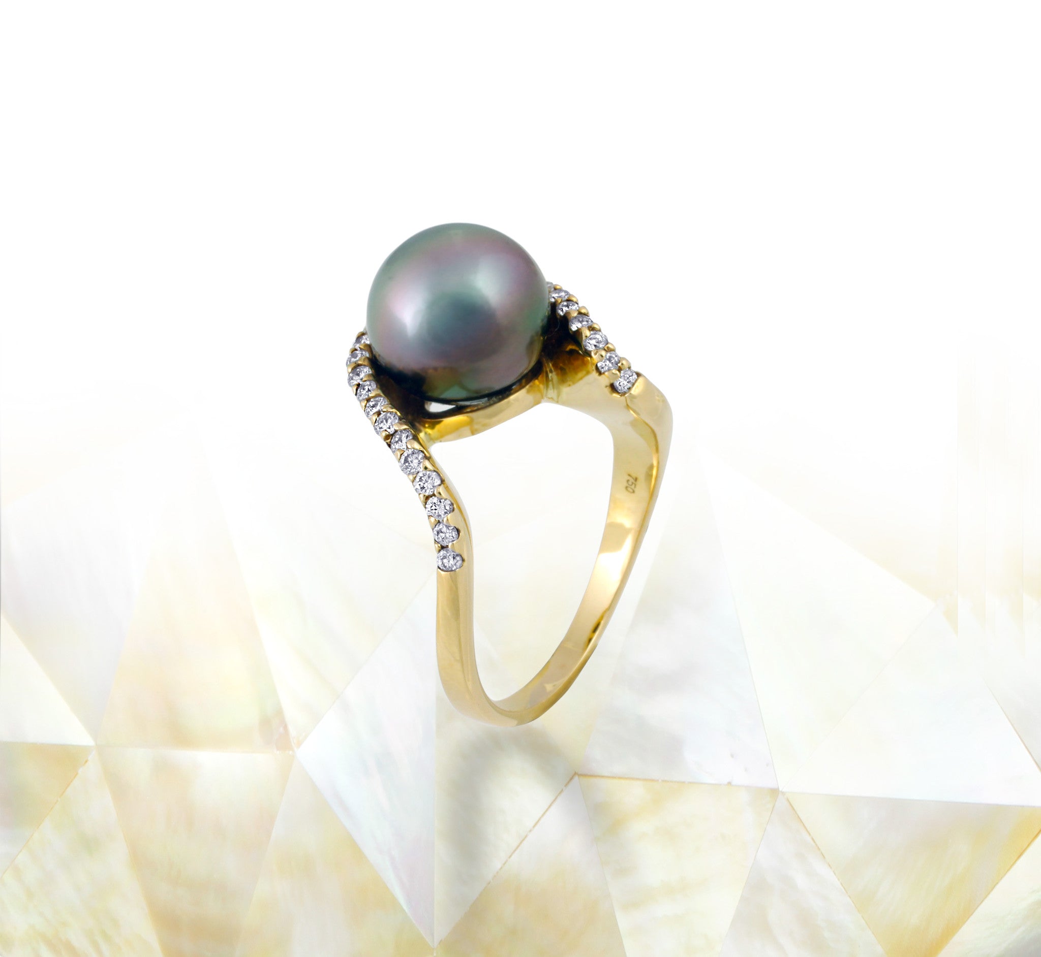 Tahitian pearl ring - 18K gold with Diamonds - RGYDPE00684
