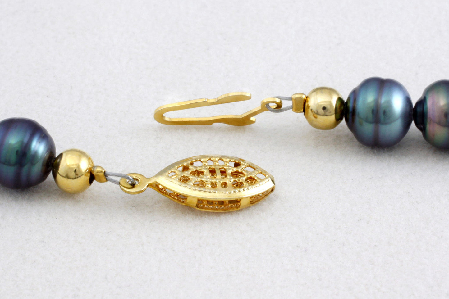 Tahitian pearl strand - Gold plated clasp