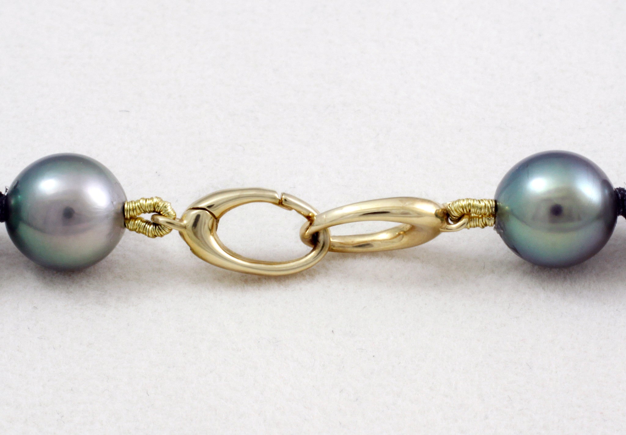 Tahitian pearl strand - 14K yellow gold clasp - NEYGPE01045