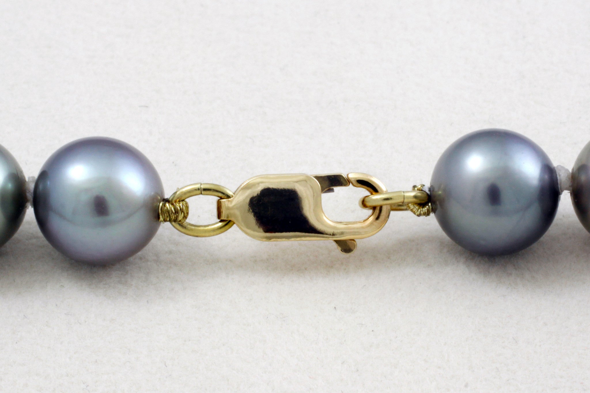 Tahitian pearl strand - 14K yellow gold clasp - NEYGPE01074
